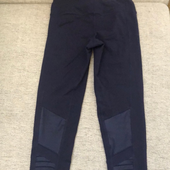 Alo yoga moto legging - Picture 3 of 6